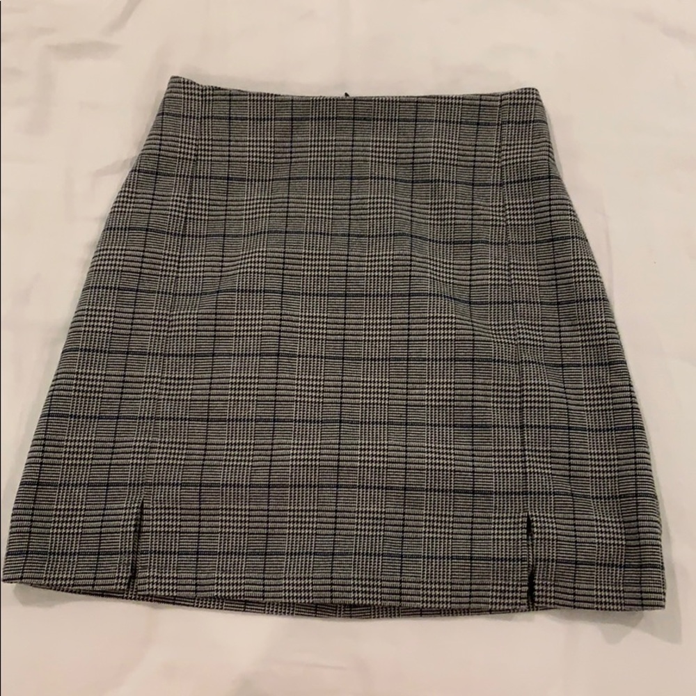 brandy melville plaid skirt.